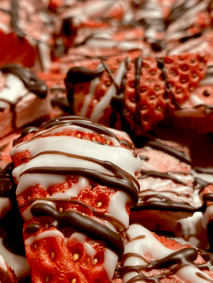 Freeze Dried Strawberry Bark (Limited Time) - MunchLabs